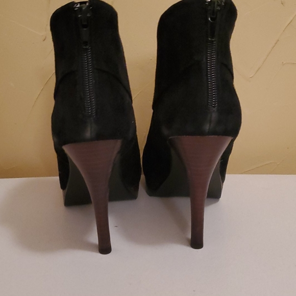 Steve Madden Black Suede Booties NWT 6.5 - Picture 4 of 6